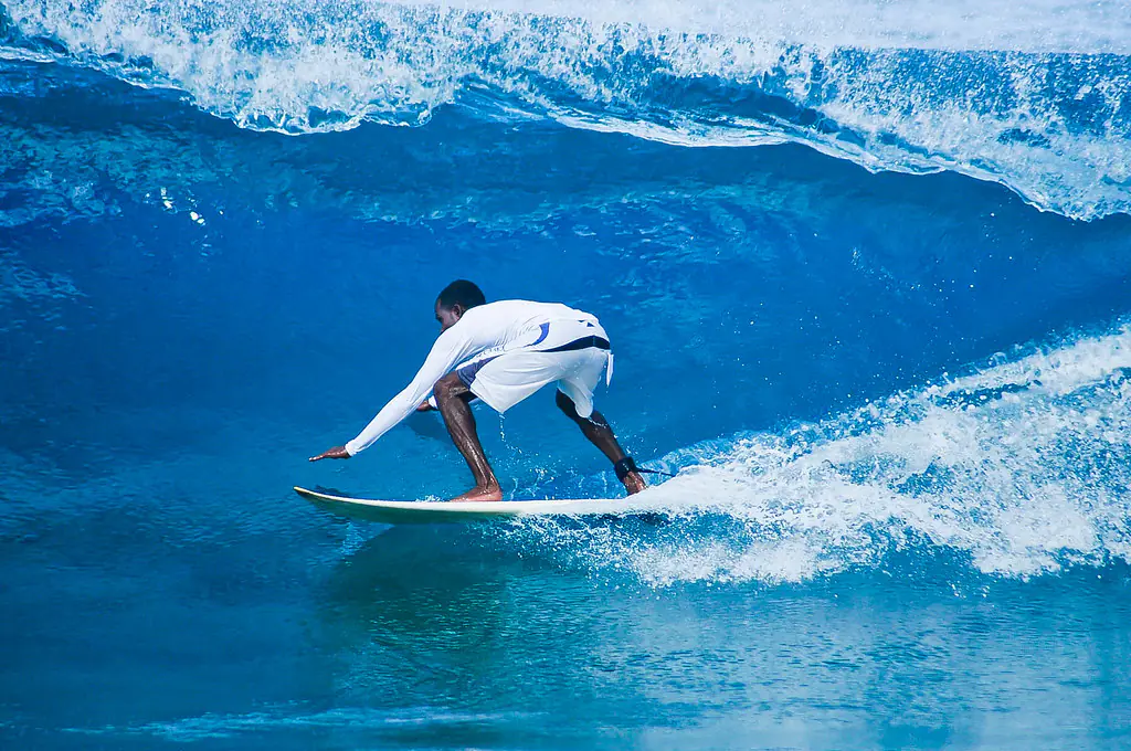 isla de thulusdhoo surf en maldivas